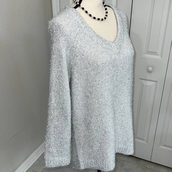 Lou & Grey V-neck Metallic Sweater - M - Picture 3 of 8